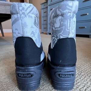 Big Boys Size 6 snow boots, great condition!